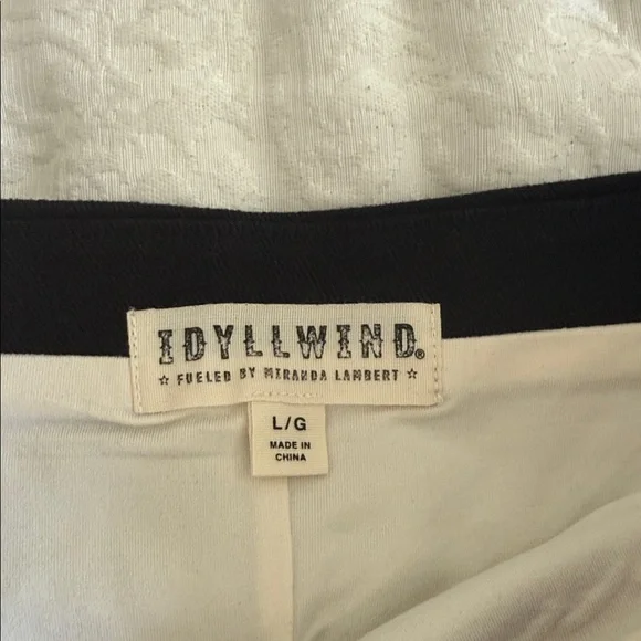 Idyllwind Black and Cream Floral Mini Skirt - Picture 3 of 5